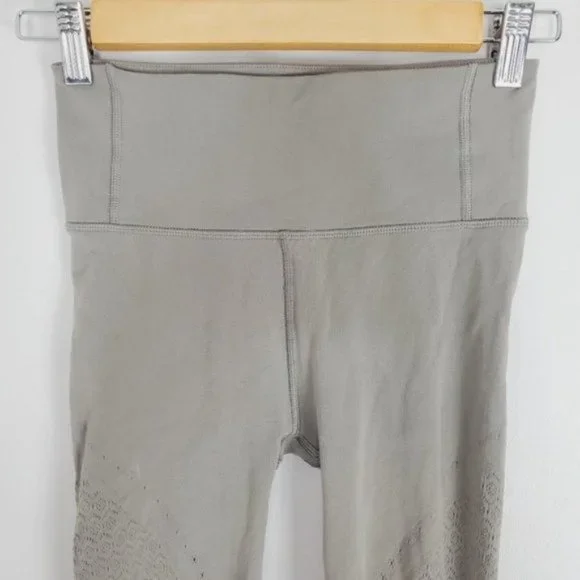 Lululemon REAVEAL TIGHT CARBON DUST LEGGING - Picture 8 of 16